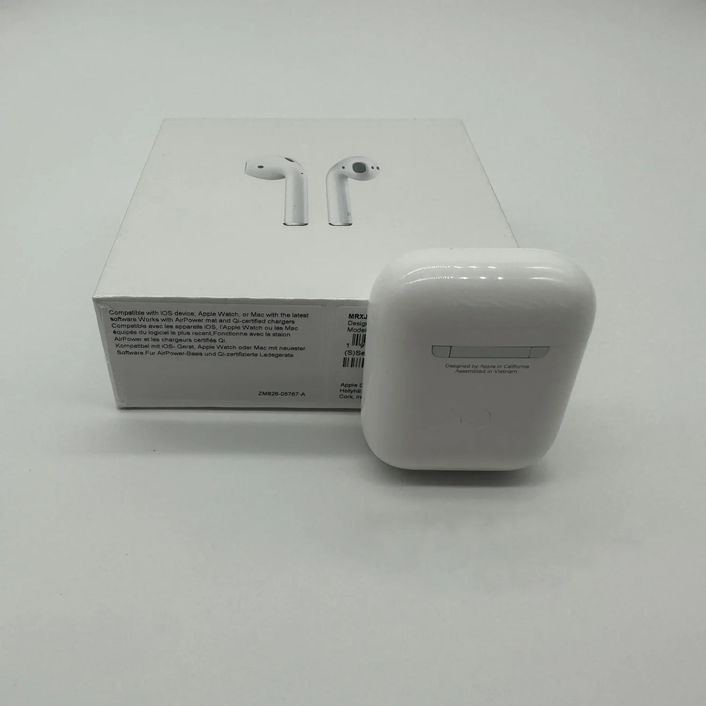 Airpods 2nd Generation (with wireless charging case)