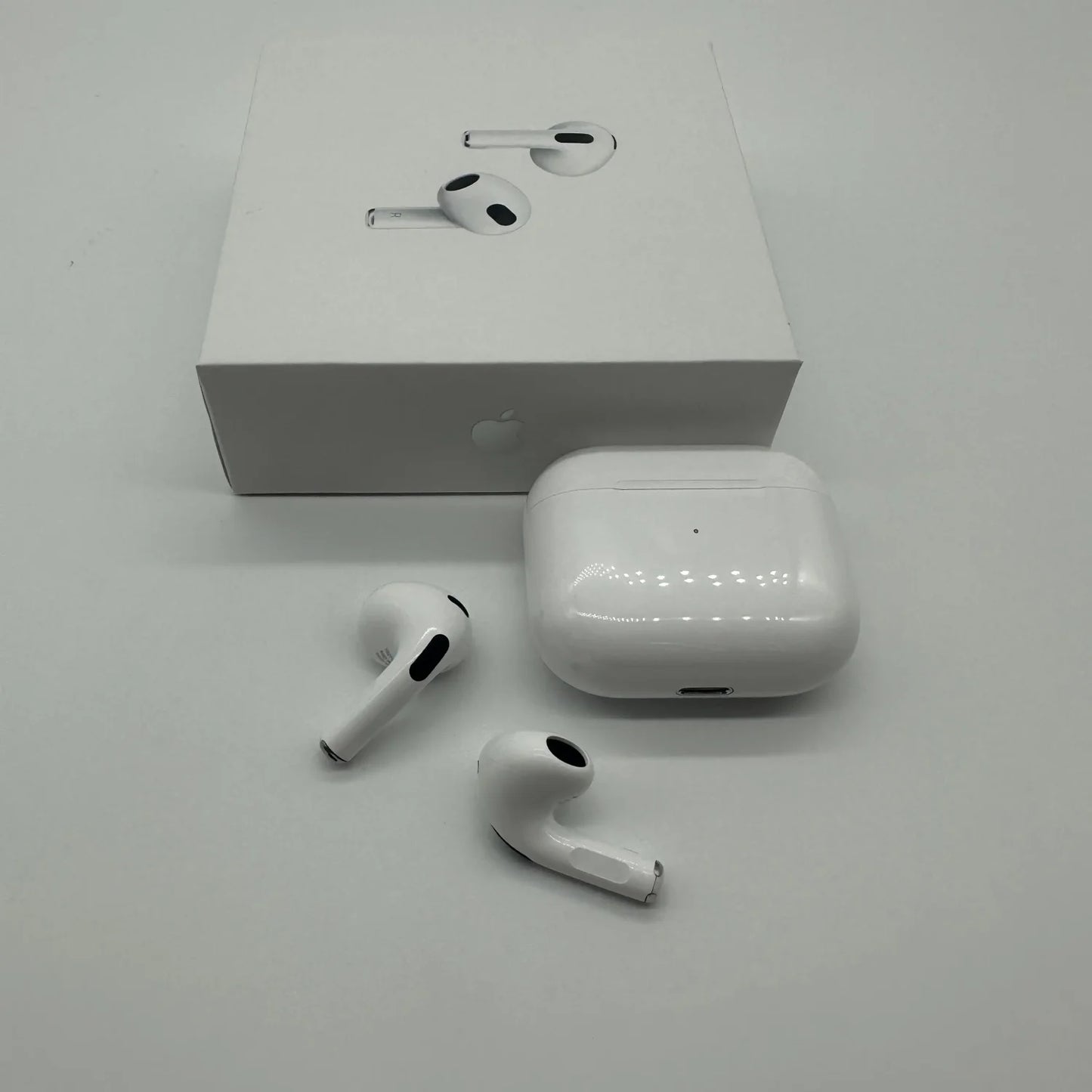 Airpods 3 (magsafe charging available)