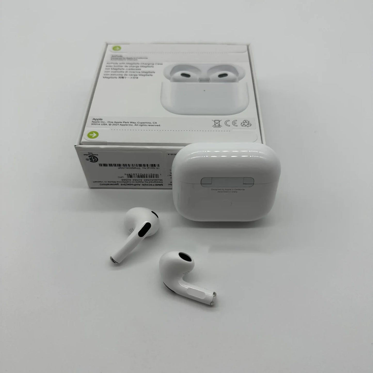 Airpods 3 (magsafe charging available)